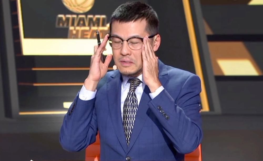 关于马竞三天后又要踢塞维利亚（这里记者时间计算有误）不，是四天后，我们现在可以休息了（西蒙尼回答这个问题时因球队紧密的赛程苦笑）。